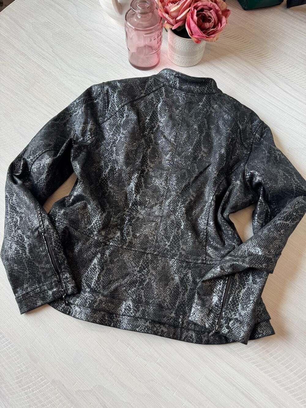 White House Black Market Metallic Snakeskin Print Moto Jacket Size 14 - Picture 7 of 7
